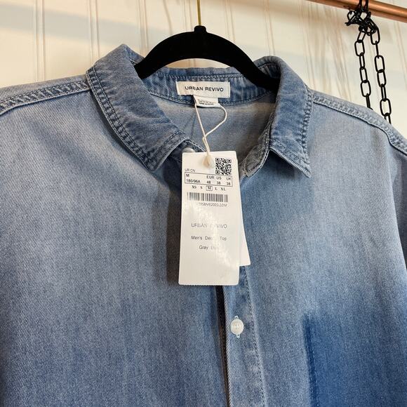 NWT Urban Revivo Men’s Blue Denim Short Sleeve Button Down Shirt Top Size M - Picture 2 of 8